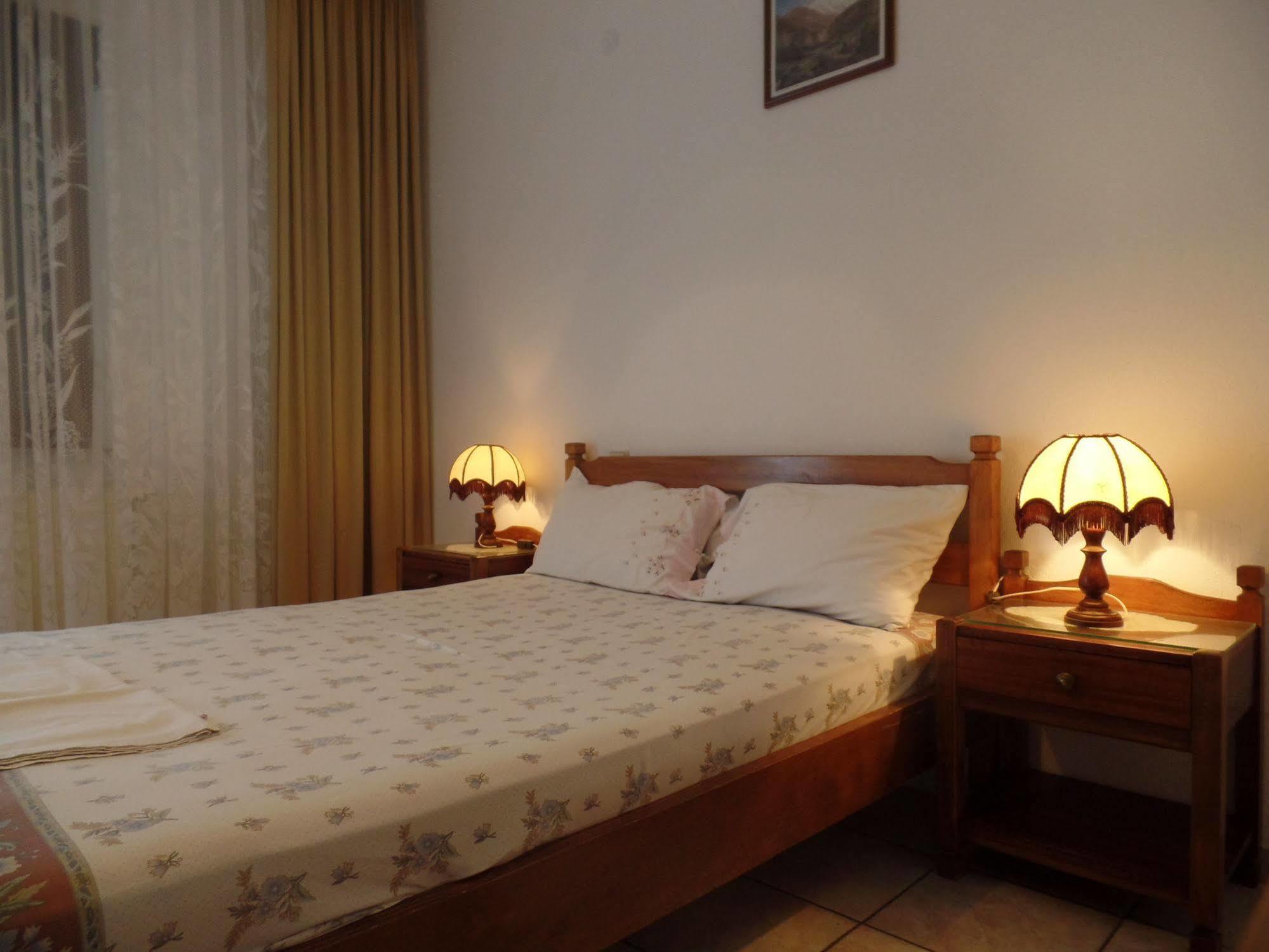 Antique The Hotel Olympiaki Akti Exterior photo